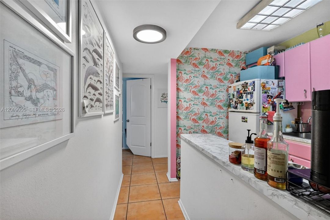 For Sale: $525,000 (2 beds, 2 baths, 715 Square Feet)
