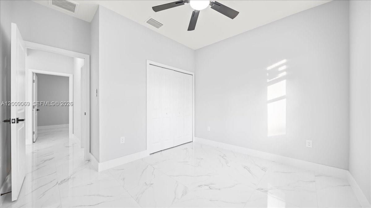 En Venta: $414,900 (3 camas, 2 baños, 1358 Pies cuadrados)