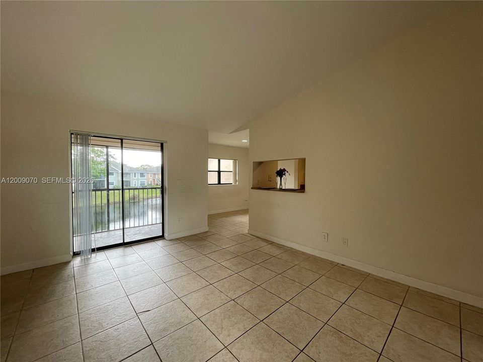 Active With Contract: $1,650 (1 beds, 1 baths, 630 Square Feet)