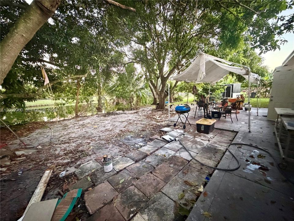 En Venta: $519,000 (3 camas, 3 baños, 1946 Pies cuadrados)
