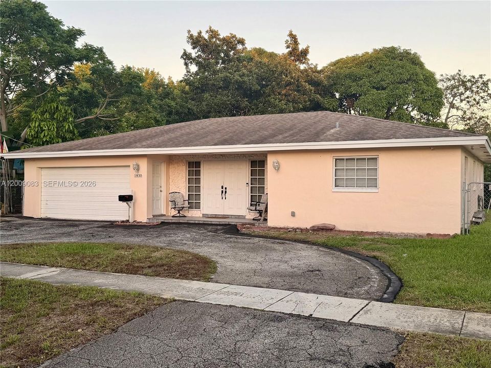 En Venta: $519,000 (3 camas, 3 baños, 1946 Pies cuadrados)