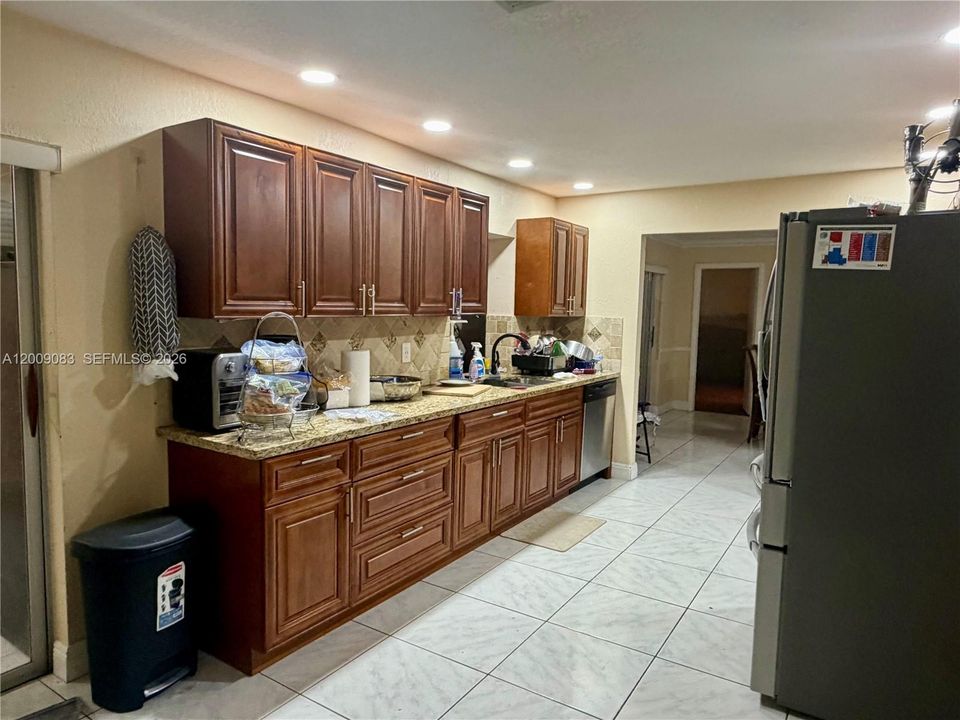 En Venta: $519,000 (3 camas, 3 baños, 1946 Pies cuadrados)