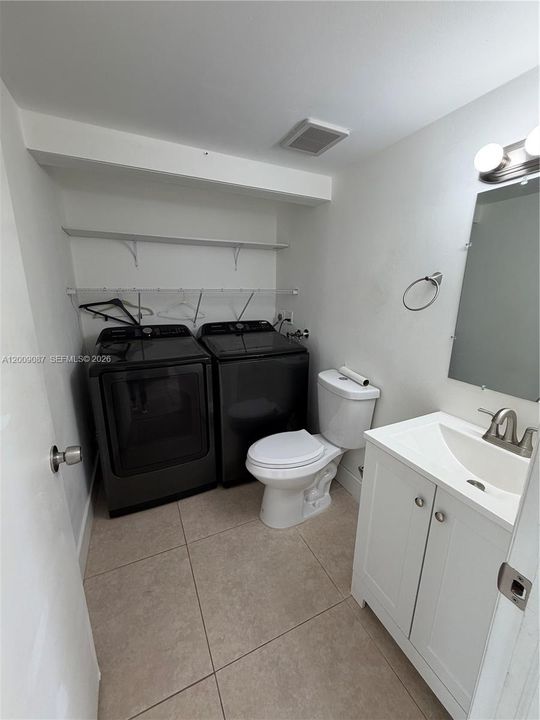 Activo con contrato: $3,000 (3 camas, 2 baños, 1560 Pies cuadrados)
