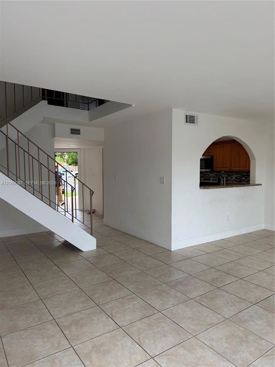 Activo con contrato: $3,000 (3 camas, 2 baños, 1560 Pies cuadrados)