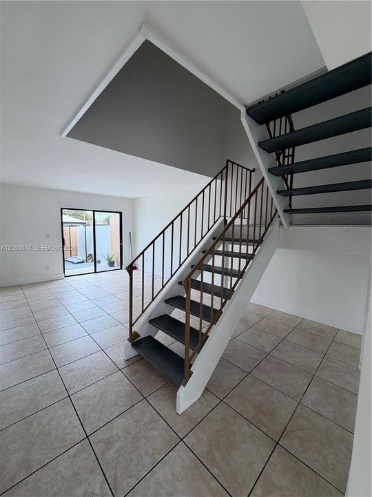 Activo con contrato: $3,000 (3 camas, 2 baños, 1560 Pies cuadrados)