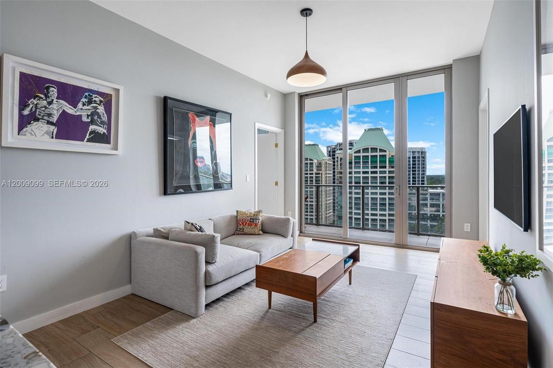 For Sale: $1,399,900 (2 beds, 2 baths, 976 Square Feet)