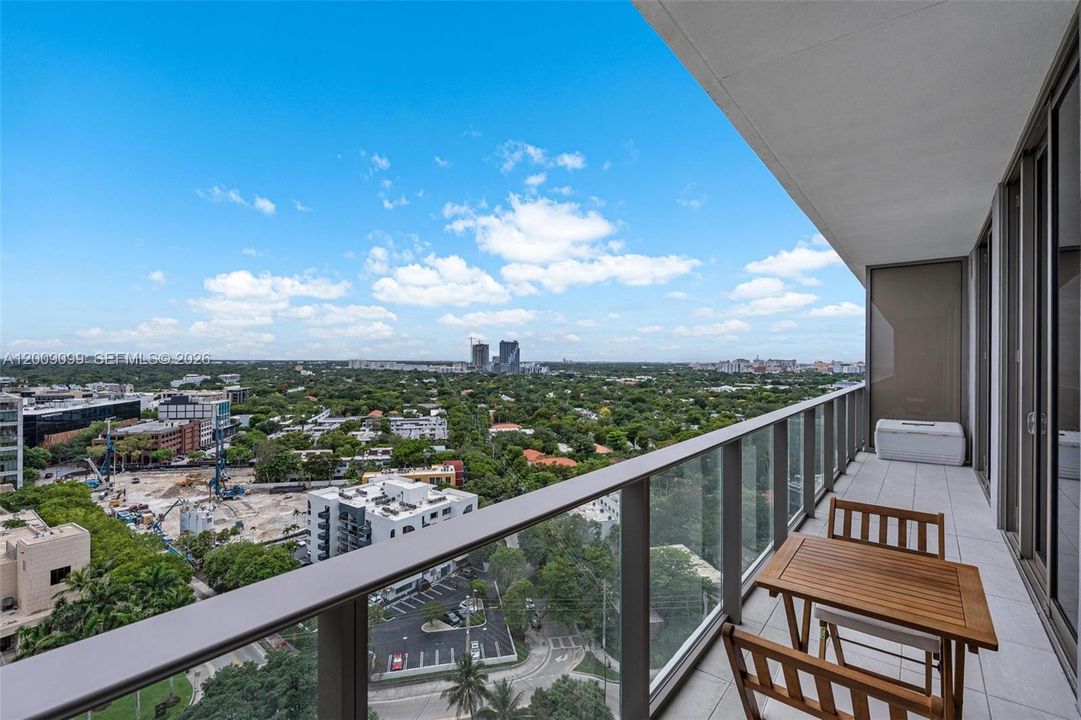 For Sale: $1,399,900 (2 beds, 2 baths, 976 Square Feet)