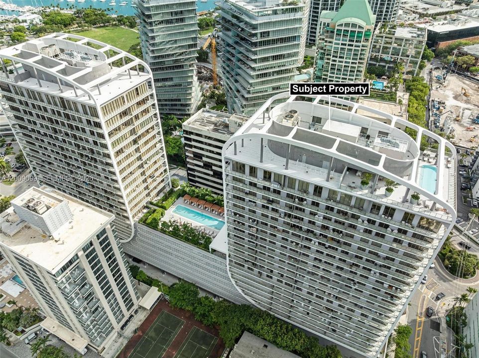 For Sale: $1,399,900 (2 beds, 2 baths, 976 Square Feet)