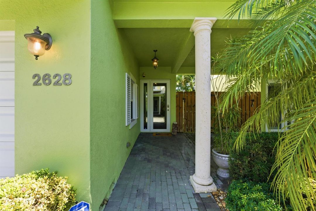 2628 NE 9th Ave_16