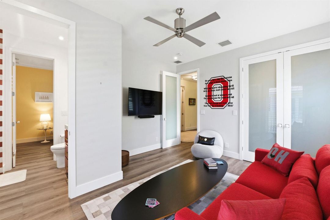 2628 NE 9th Ave_43