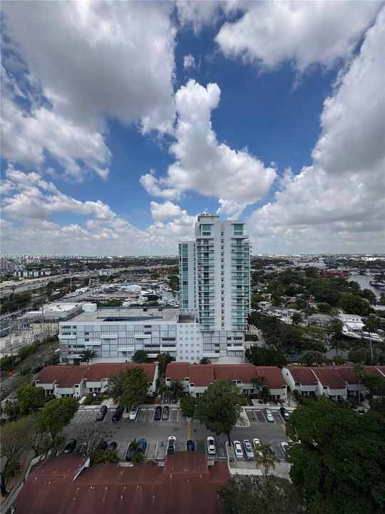 En Venta: $340,000 (2 camas, 2 baños, 857 Pies cuadrados)