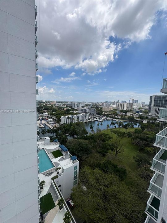 En Venta: $340,000 (2 camas, 2 baños, 857 Pies cuadrados)