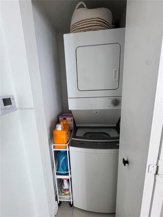 En Venta: $340,000 (2 camas, 2 baños, 857 Pies cuadrados)