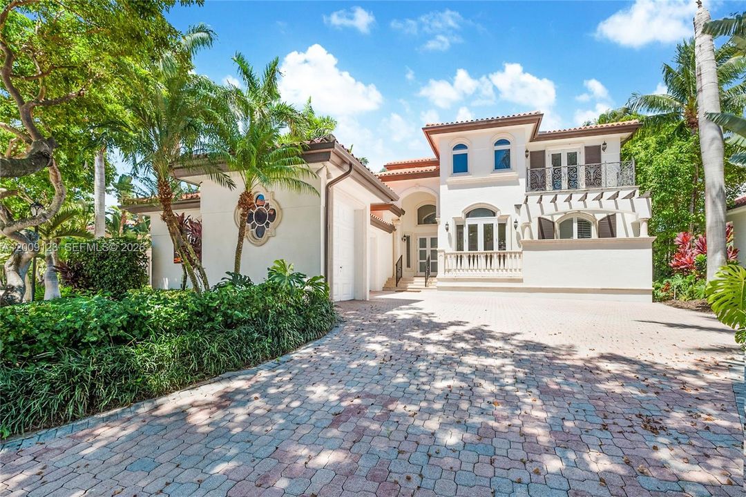 Recently Rented: $17,000 (5 beds, 6 baths, 5254 Square Feet)
