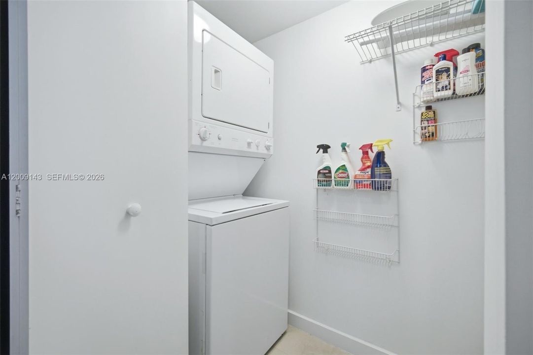 For Sale: $1,430,000 (2 beds, 2 baths, 1602 Square Feet)