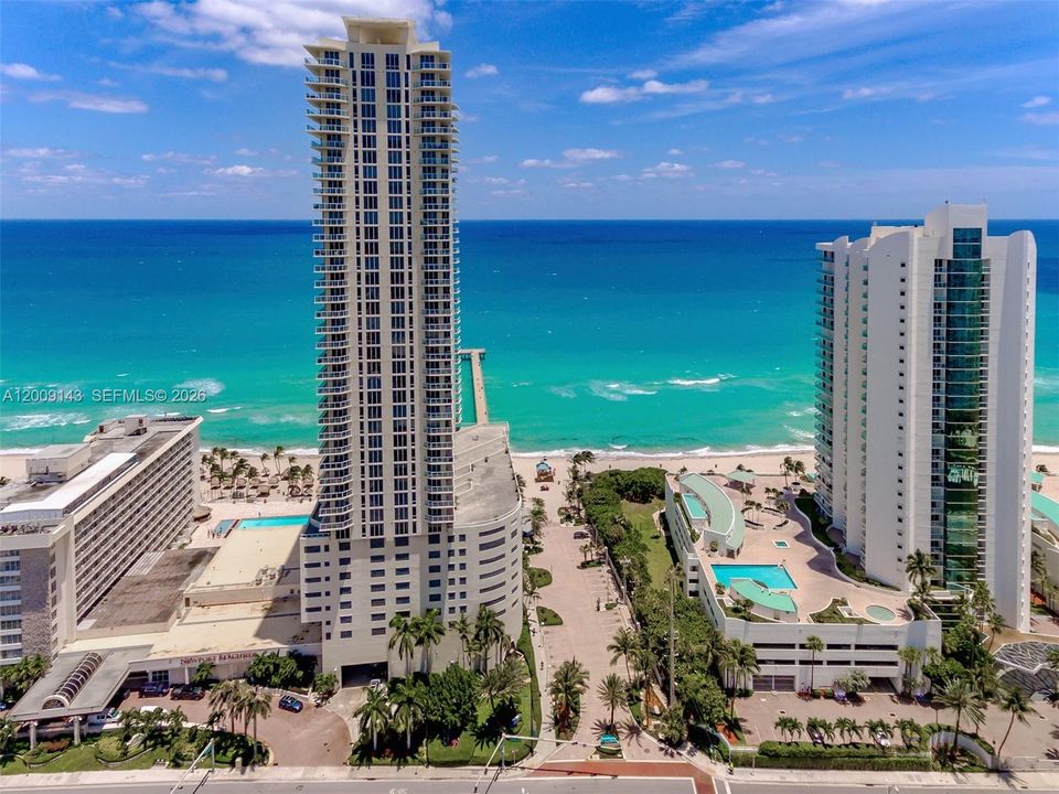 For Sale: $1,430,000 (2 beds, 2 baths, 1602 Square Feet)