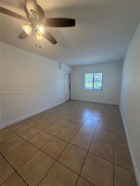 Active With Contract: $2,050 (2 beds, 2 baths, 809 Square Feet)