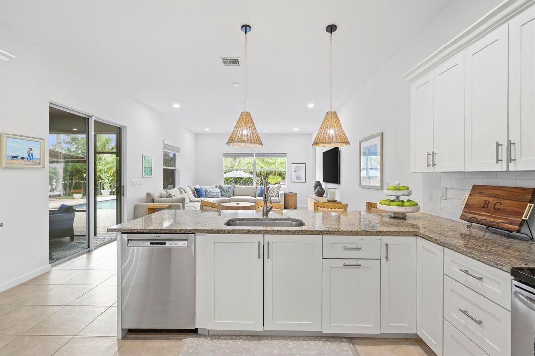 9387 Silent Oak Circle - 22.jpg-FULL