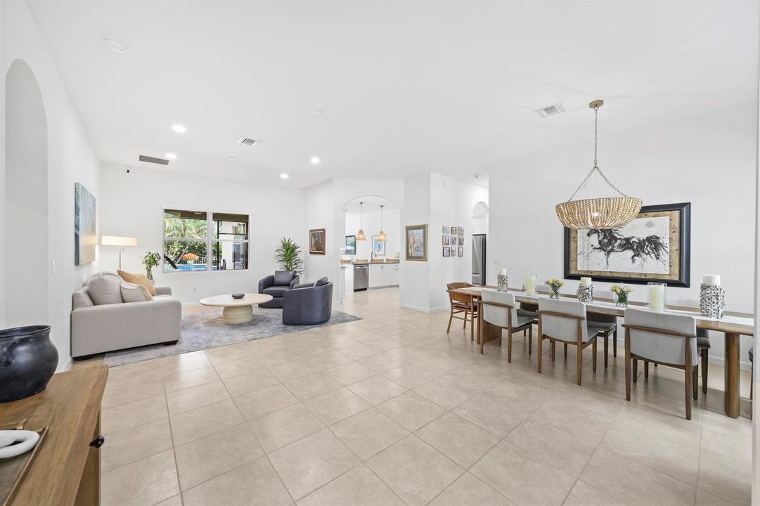 9387 Silent Oak Circle - 10.jpg-FULL