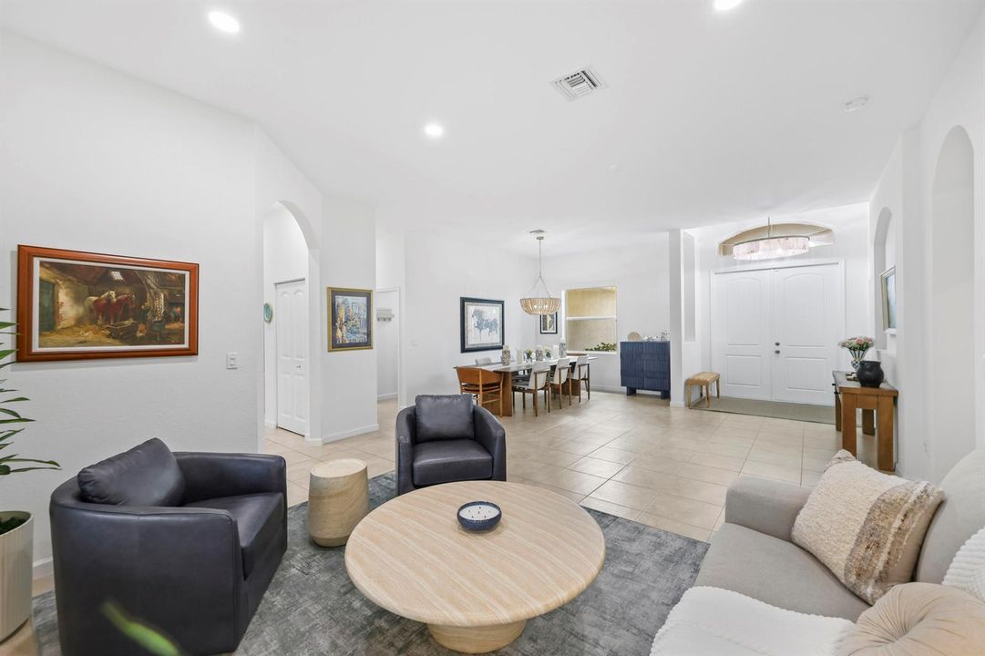 9387 Silent Oak Circle - 14.jpg-FULL