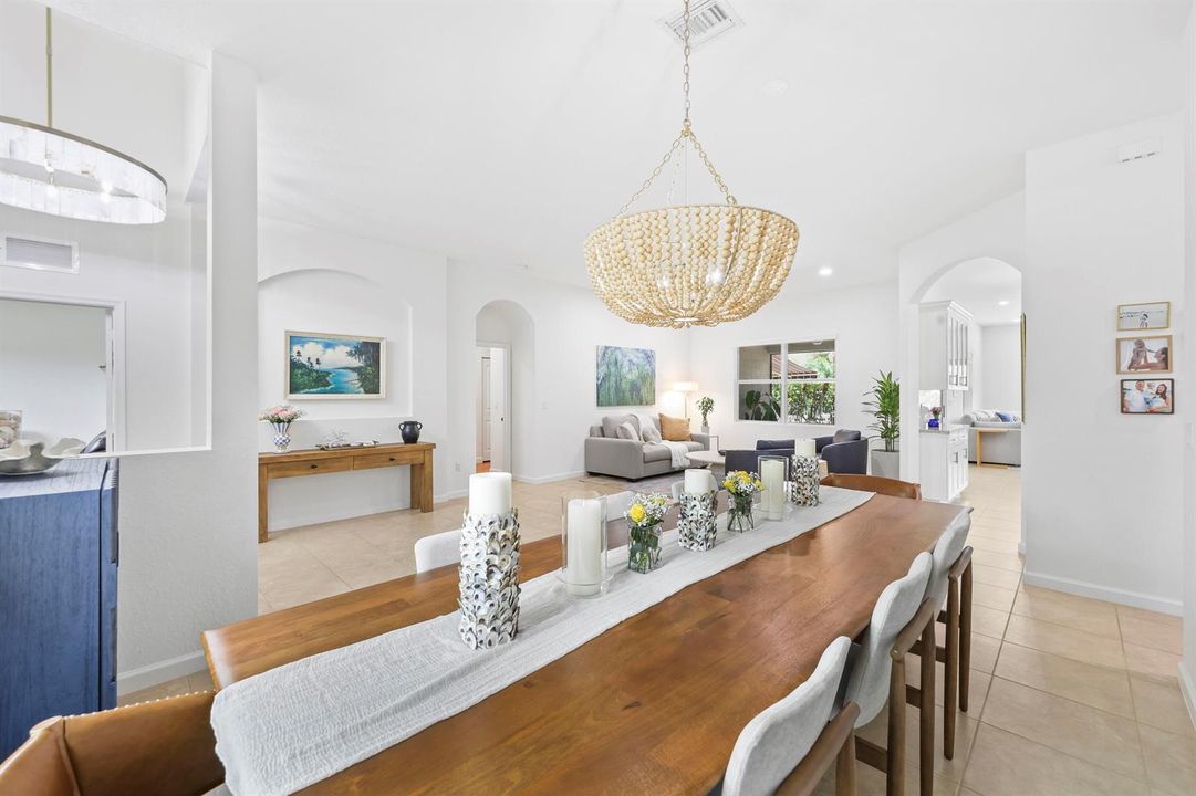 9387 Silent Oak Circle - 18.jpg-FULL