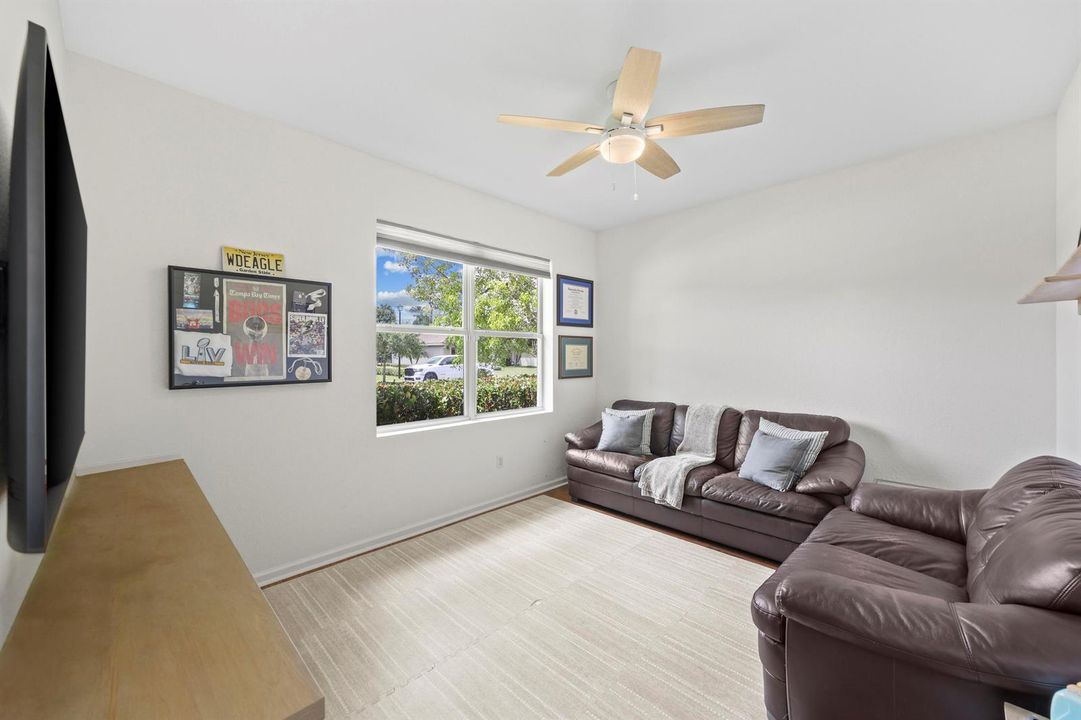 9387 Silent Oak Circle - 19.jpg-FULL