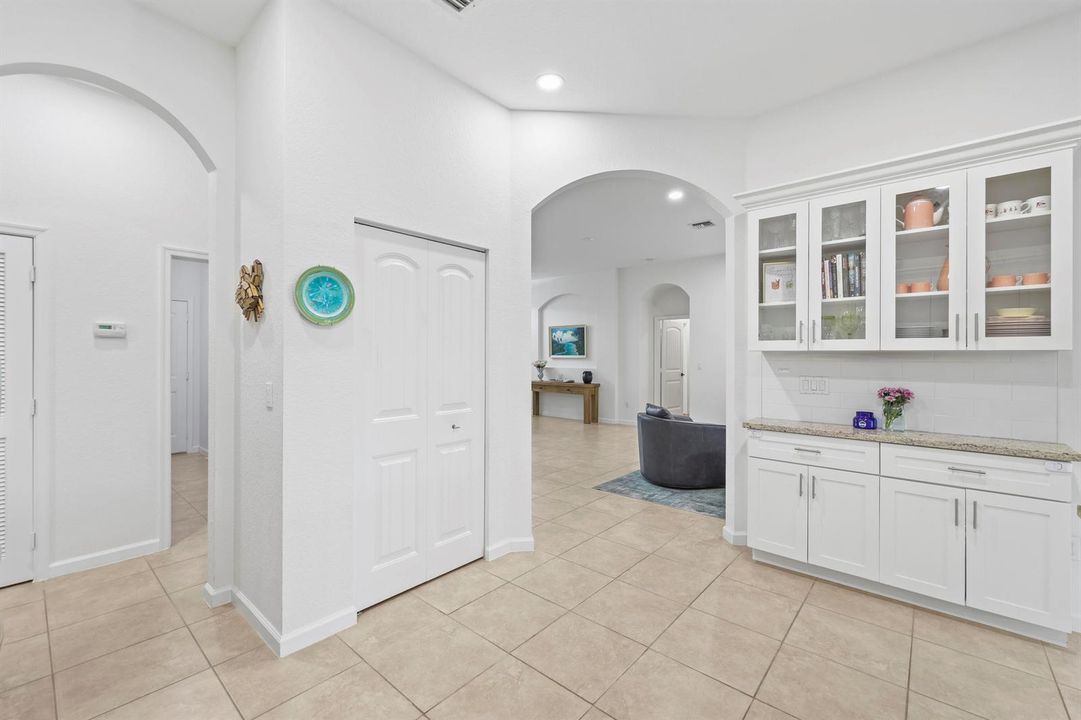 9387 Silent Oak Circle - 25.jpg-FULL