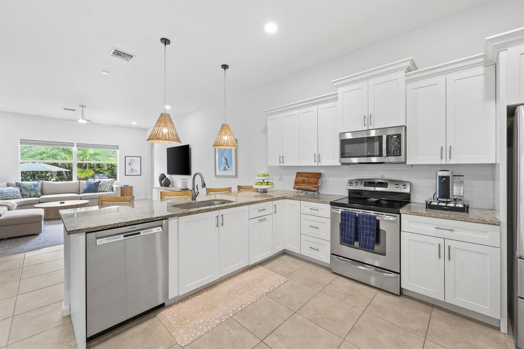 9387 Silent Oak Circle - 21.jpg-FULL