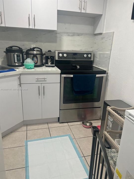 For Sale: $185,000 (1 beds, 1 baths, 605 Square Feet)