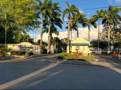 For Sale: $185,000 (1 beds, 1 baths, 605 Square Feet)