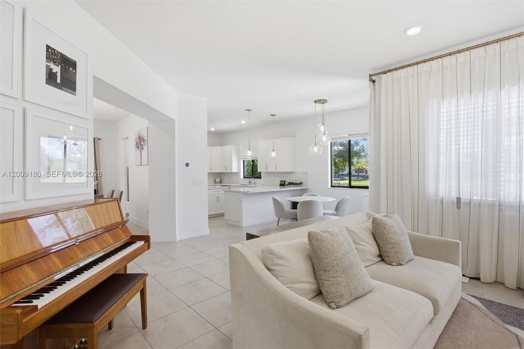 En Venta: $1,090,000 (4 camas, 4 baños, 3056 Pies cuadrados)