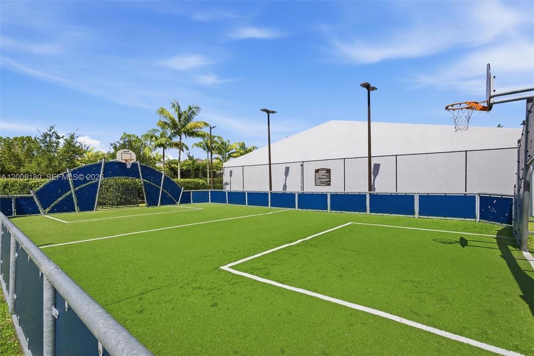 En Venta: $1,090,000 (4 camas, 4 baños, 3056 Pies cuadrados)