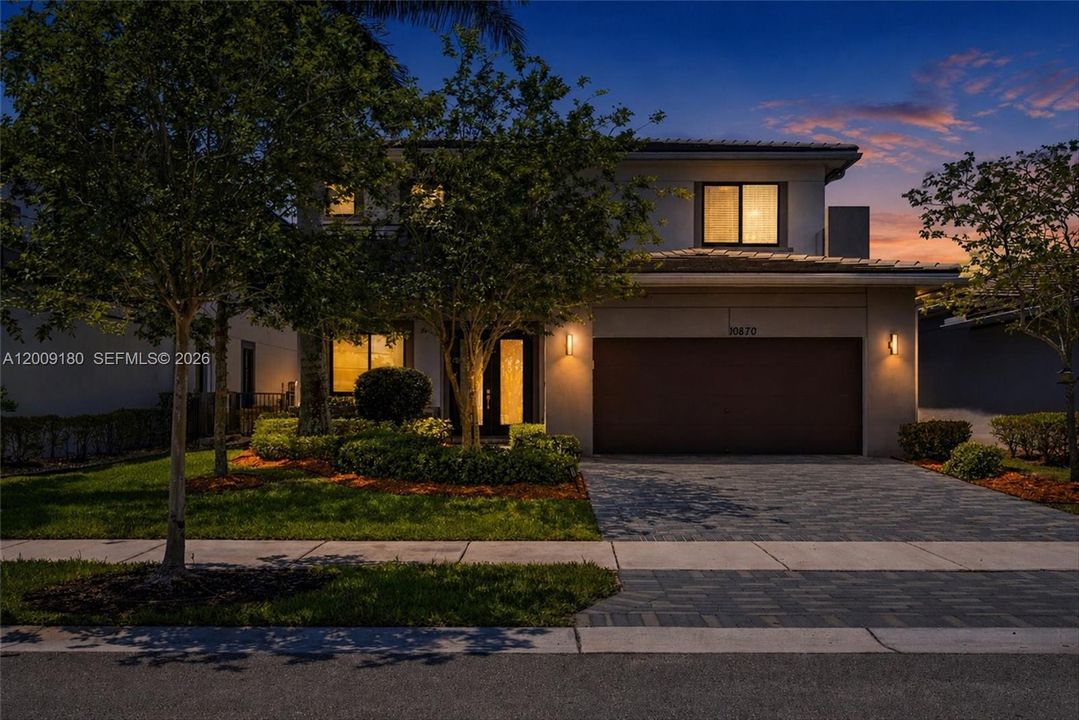 En Venta: $1,090,000 (4 camas, 4 baños, 3056 Pies cuadrados)