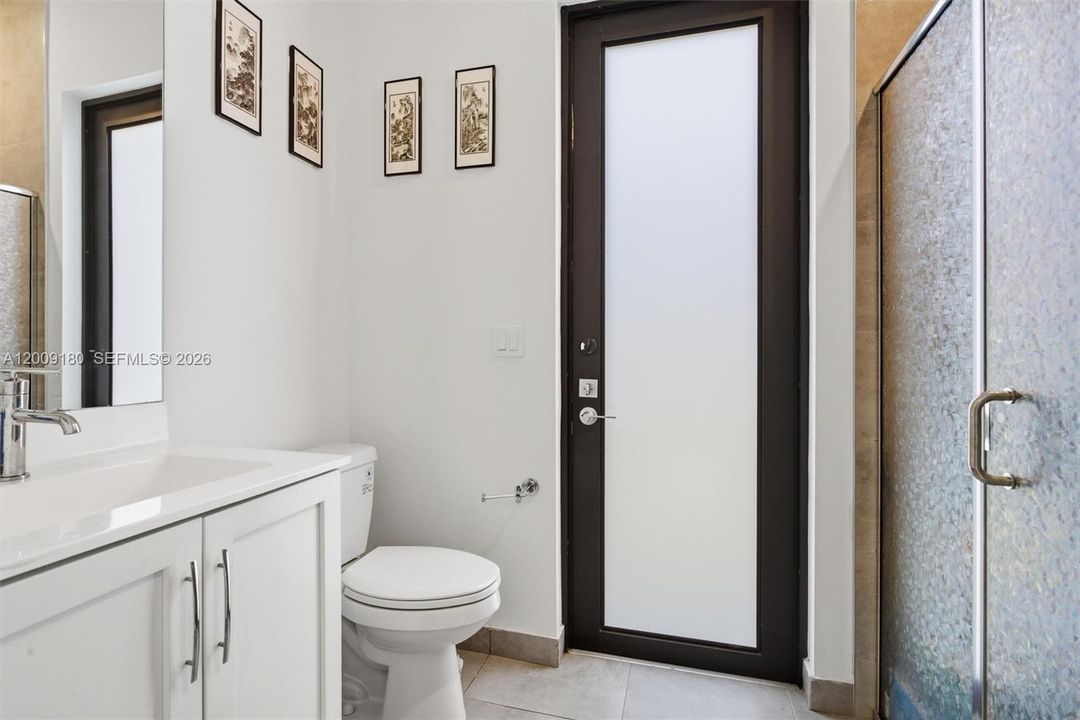 En Venta: $1,090,000 (4 camas, 4 baños, 3056 Pies cuadrados)