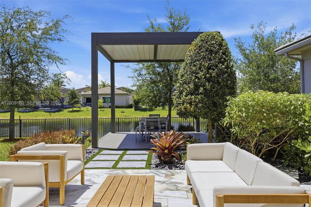 En Venta: $1,090,000 (4 camas, 4 baños, 3056 Pies cuadrados)