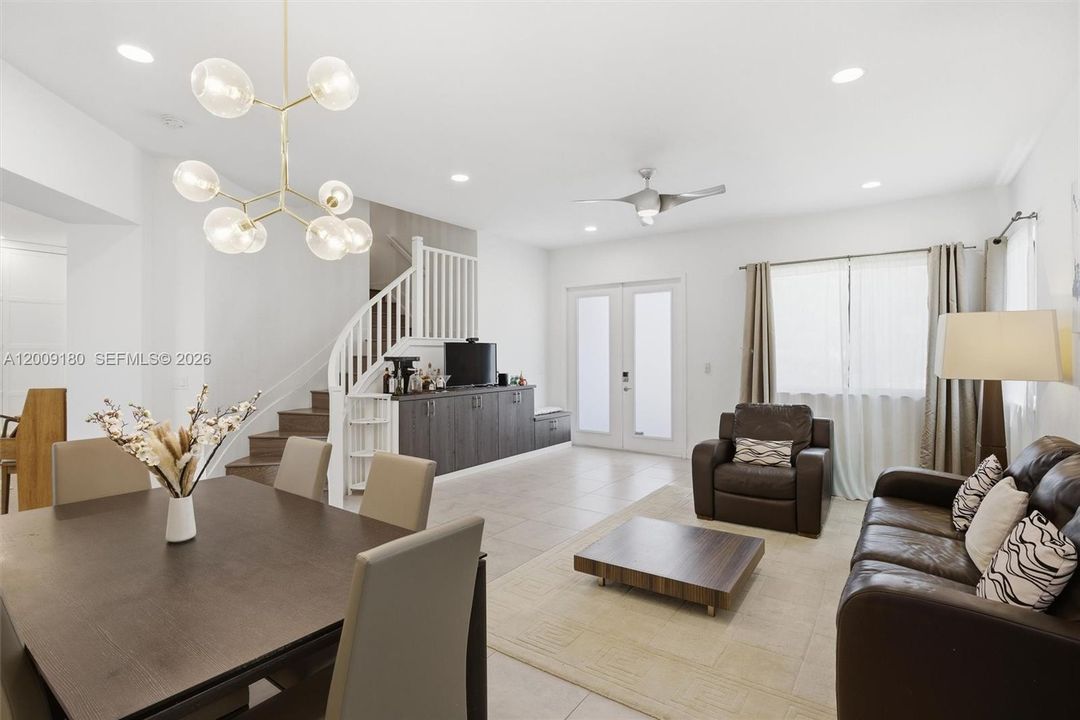 En Venta: $1,090,000 (4 camas, 4 baños, 3056 Pies cuadrados)