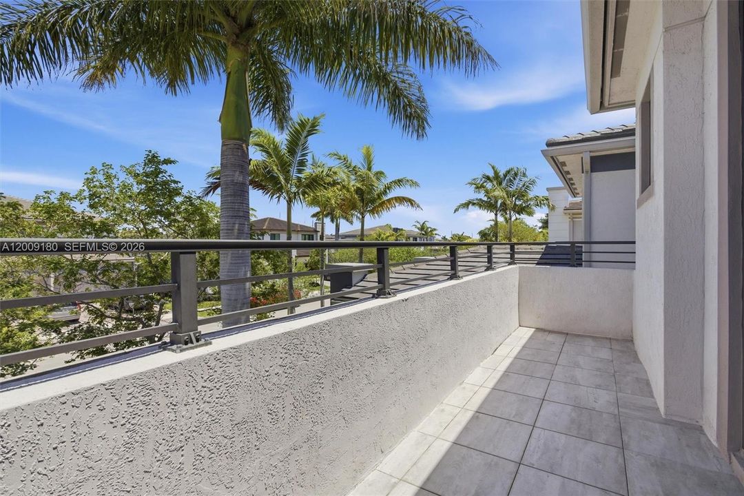 En Venta: $1,090,000 (4 camas, 4 baños, 3056 Pies cuadrados)
