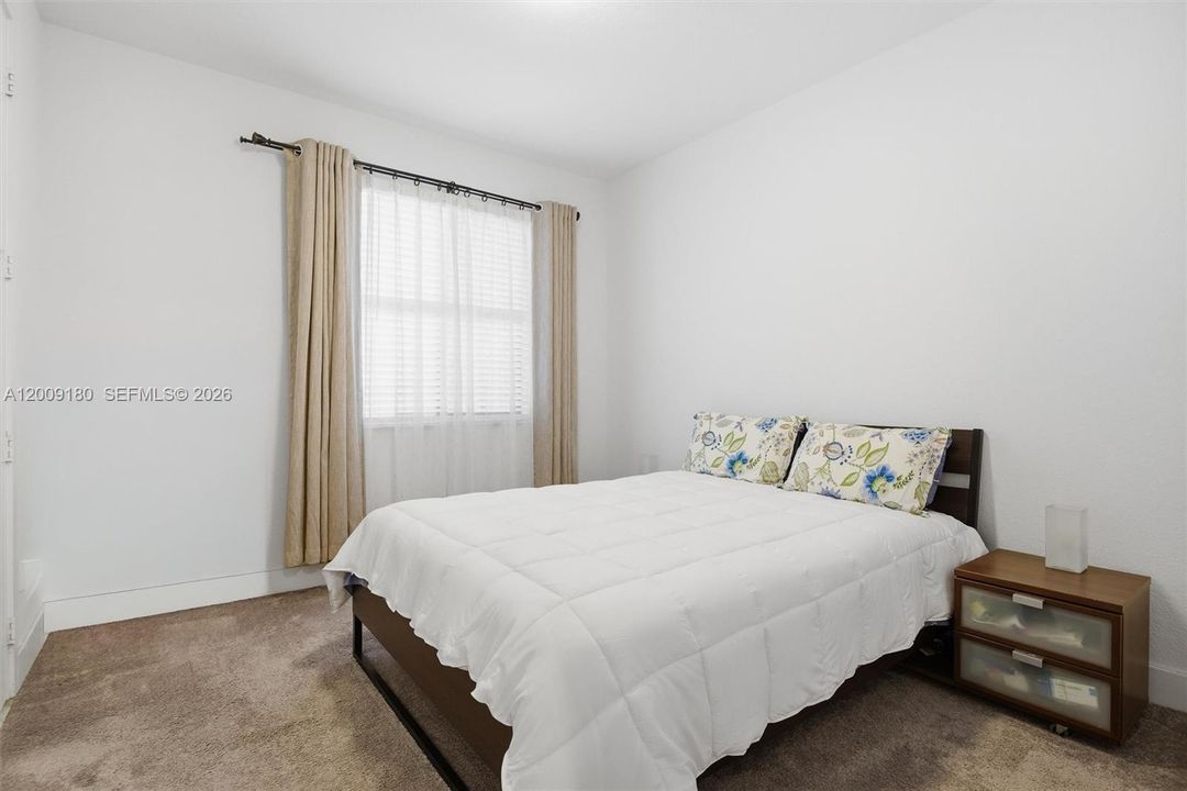 En Venta: $1,090,000 (4 camas, 4 baños, 3056 Pies cuadrados)