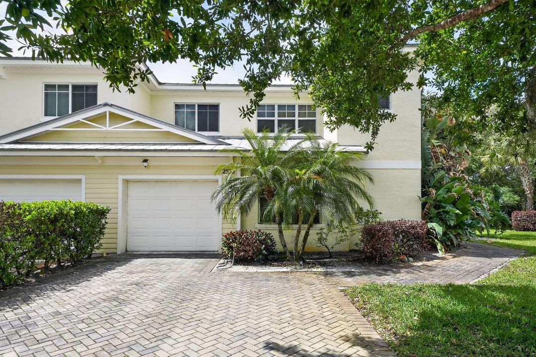 2535_Creekside_Dr_Fort_Pierce_FL_34981_U