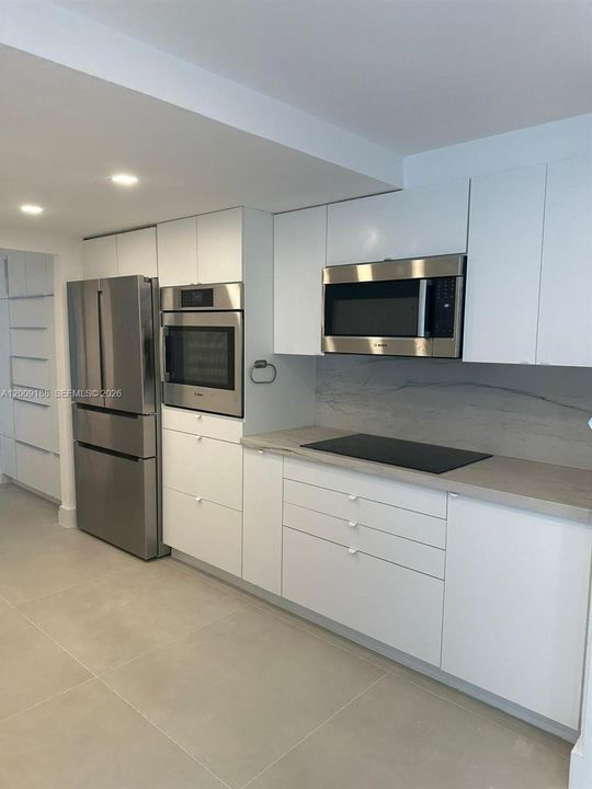 Activo con contrato: $8,500 (2 camas, 2 baños, 2060 Pies cuadrados)