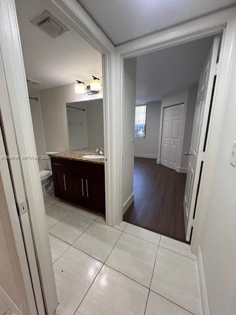 Active With Contract: $2,250 (2 beds, 2 baths, 1065 Square Feet)