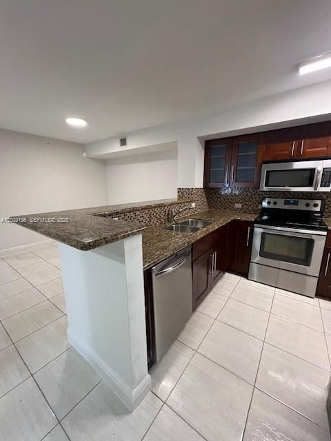 Active With Contract: $2,250 (2 beds, 2 baths, 1065 Square Feet)