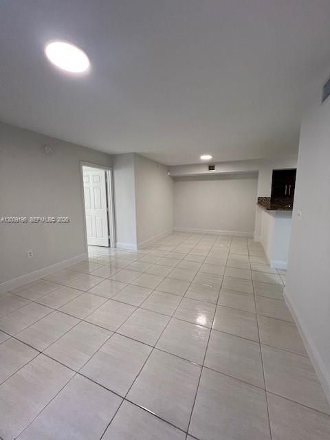 Active With Contract: $2,250 (2 beds, 2 baths, 1065 Square Feet)