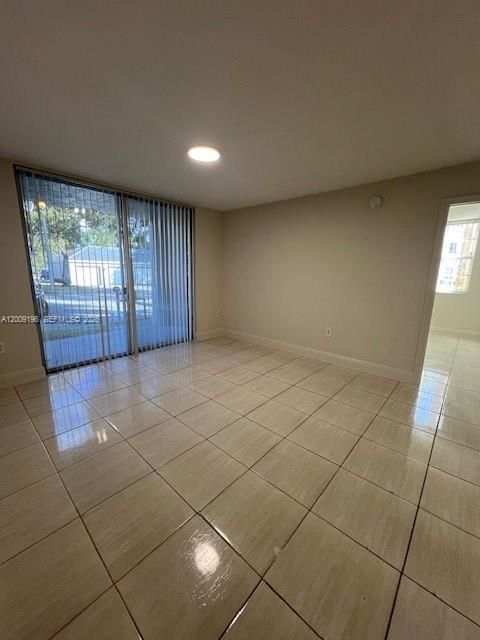 Active With Contract: $2,250 (2 beds, 2 baths, 1065 Square Feet)
