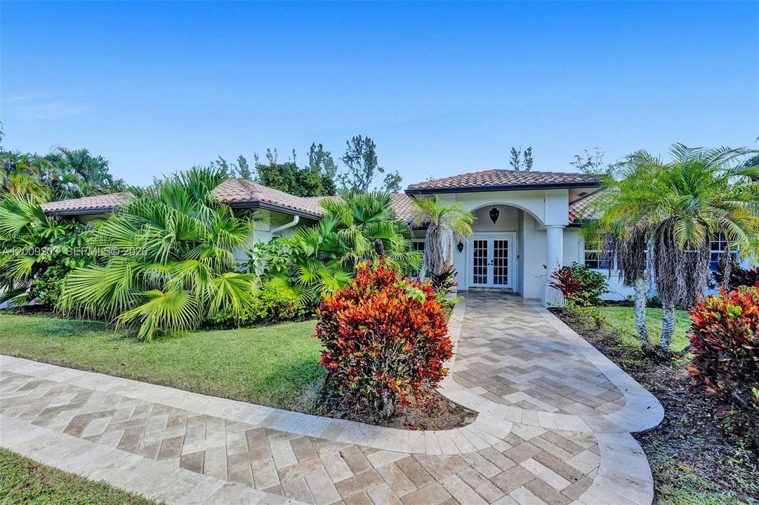 For Rent: $14,500 (4 beds, 3 baths, 5038 Square Feet)