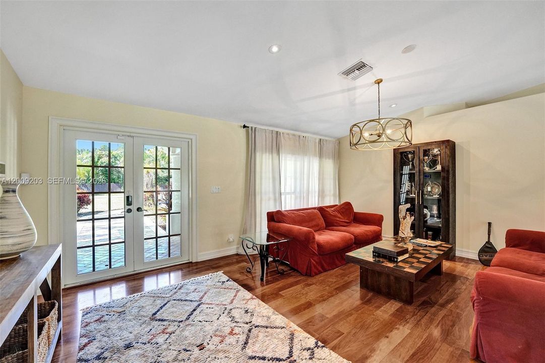 For Rent: $14,500 (4 beds, 3 baths, 5038 Square Feet)