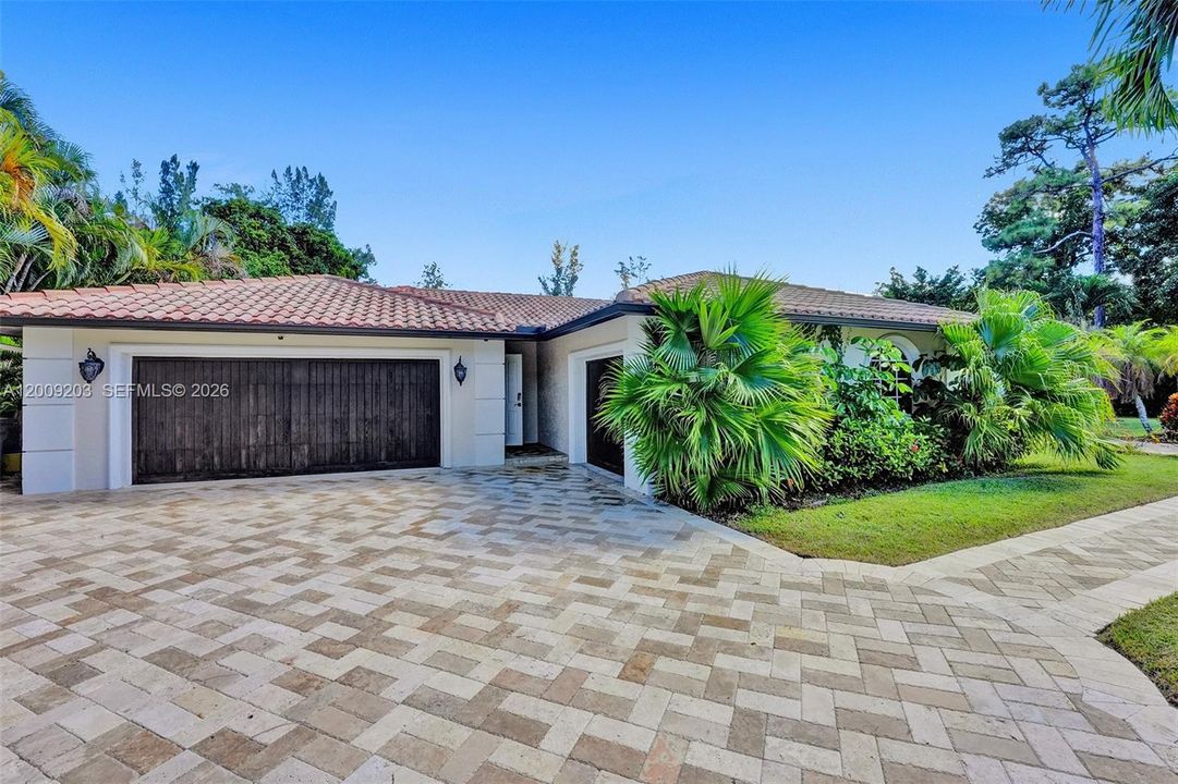 For Rent: $14,500 (4 beds, 3 baths, 5038 Square Feet)