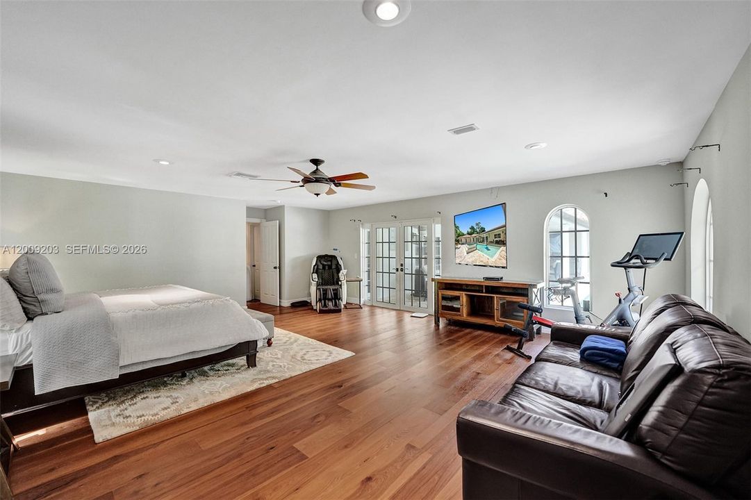 For Rent: $14,500 (4 beds, 3 baths, 5038 Square Feet)