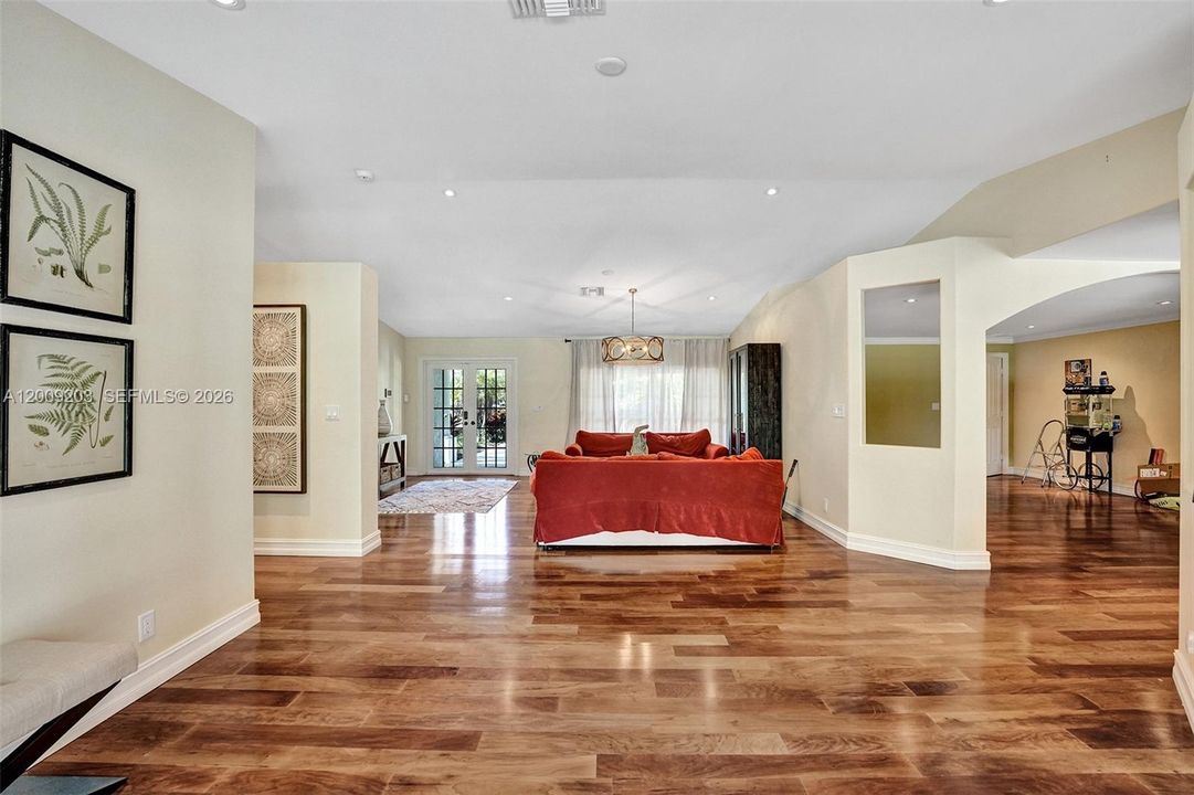 For Rent: $14,500 (4 beds, 3 baths, 5038 Square Feet)