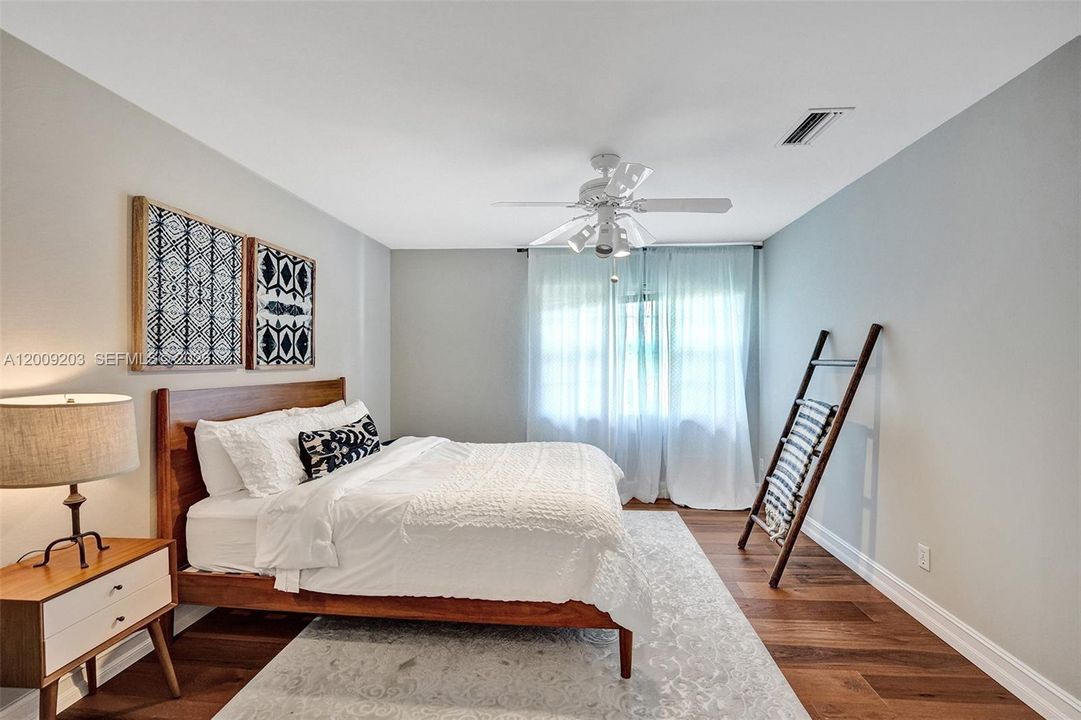 For Rent: $14,500 (4 beds, 3 baths, 5038 Square Feet)